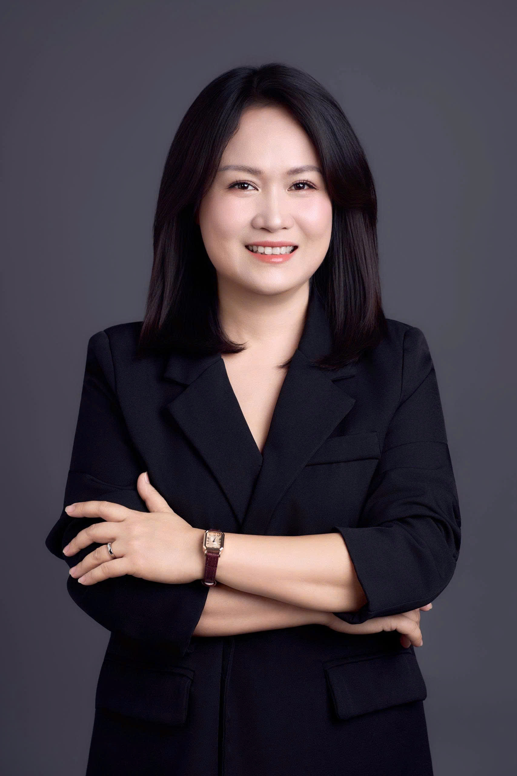 B&agrave; Ho&agrave;ng Thị Tuyết Chinh