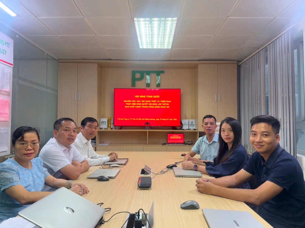 Cán bộ đảng viên PTT nghiêm túc tham gia Hội nghị 1