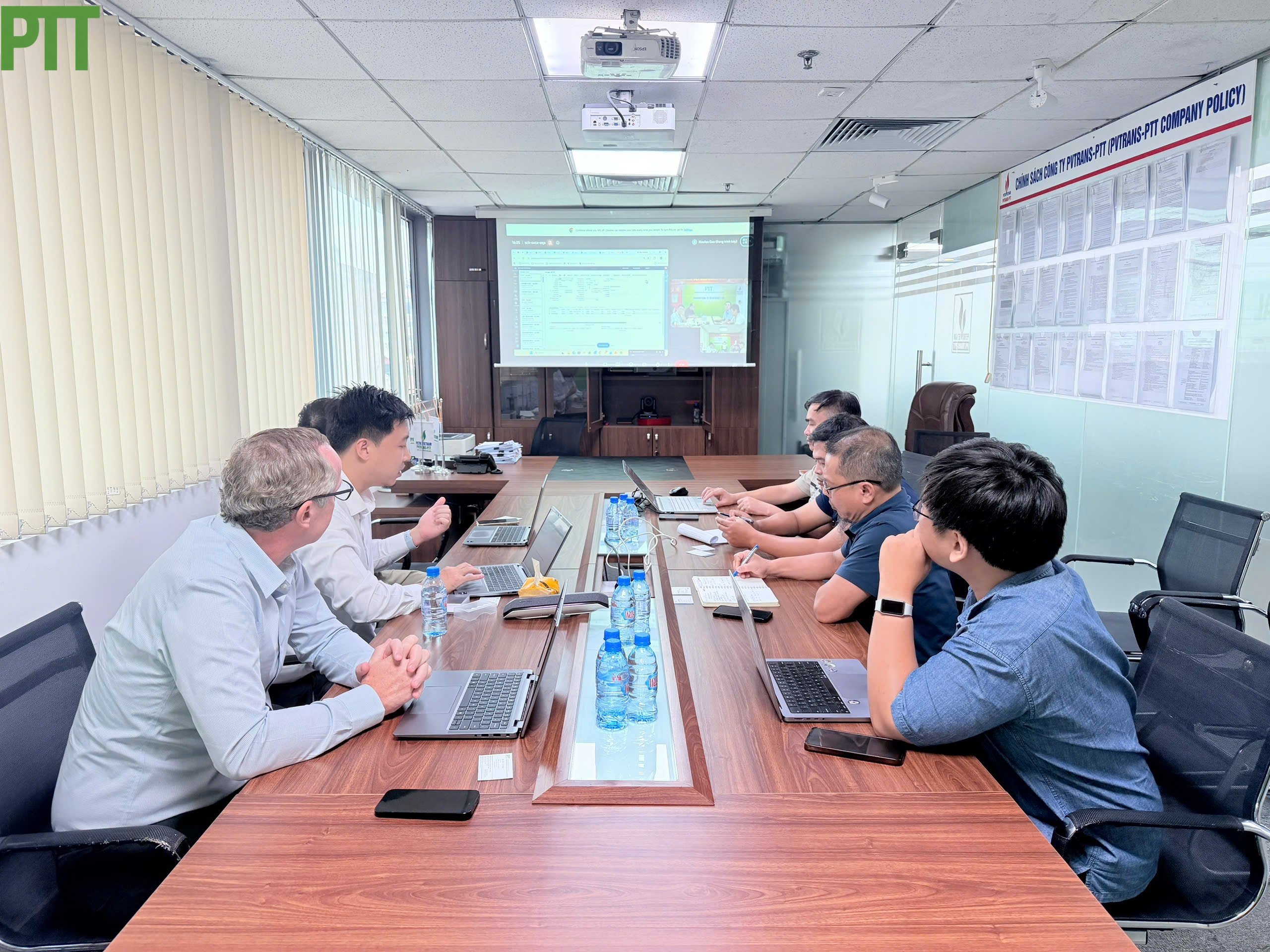 PTT - NÂNG CAO NĂNG LỰC QUẢN TRỊ HÀNG HẢI: CBNV PVTRANS - PTT THAM GIA ĐÀO TẠO TÌM HIỂU PHẦN MỀM QUẢN LÝ TÀU VESON