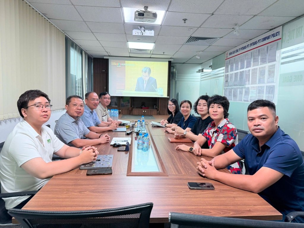 Quang cảnh lớp học tập trực tuyến tại phòng họp PVTrans-PTT